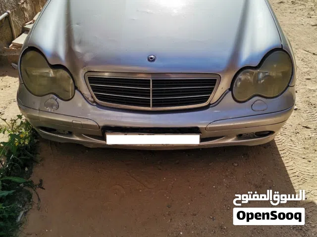 سيارة C180 2004 للبيع