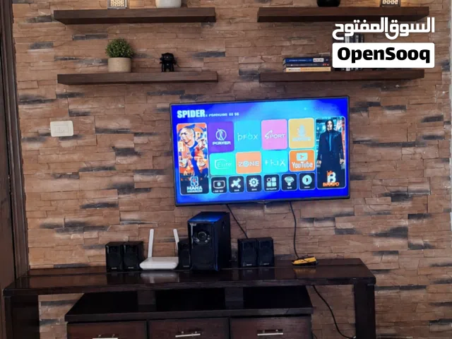 طاولة تلفزيون مع 4 ارفف خشب زان