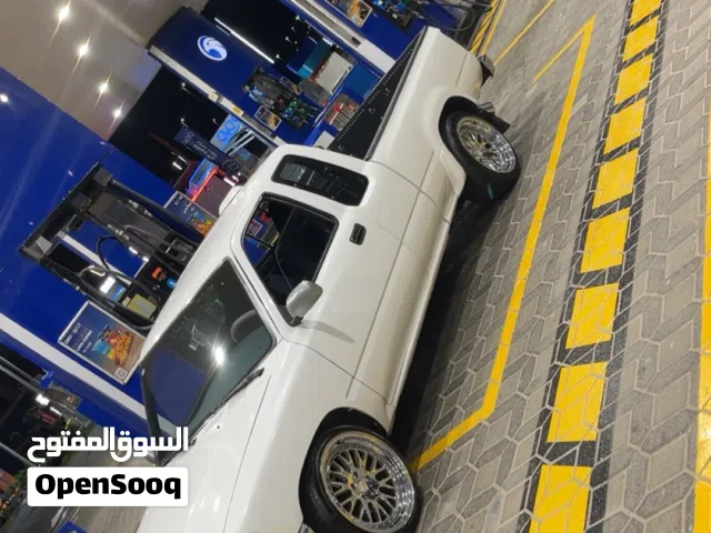 1994 تويوتا هيلوكس Standard