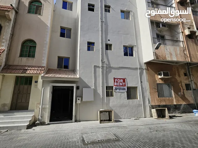65m2 2 Bedrooms Apartments for Rent in Manama Al-Salmaniya