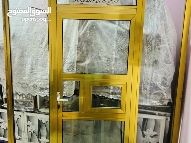 باب اللمنيوم مال أسواق للبيع الطول مترتين و16 والعرض متر و80