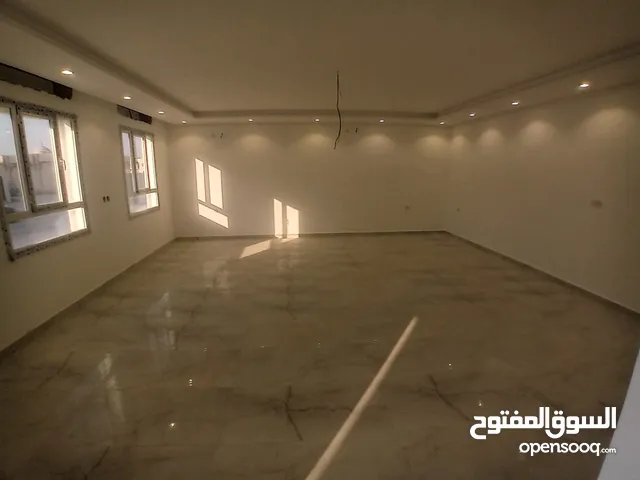 600 m2 More than 6 bedrooms Townhouse for Rent in Al Ahmadi Wafra residential