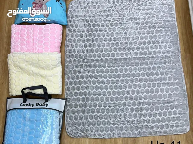 بطانيات اطفال ابو شنطه قياس كبير متر ونص في متر 150 ×cm 100 خامه ممتازه مضمون ناعم مبطن محفر اطراف ز