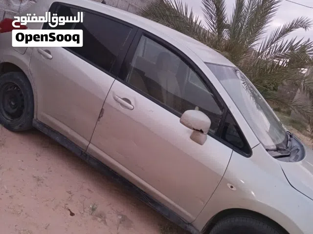 2008 نيسان تيدا