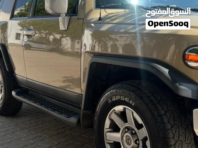 تويوتا FJ 2015