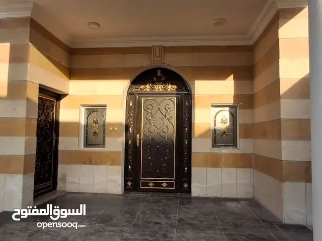 للايجار فيلا سوبر لوكس مقابل مركز الشرطه مباشرة بالوكرة للعائلات