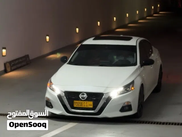 التيما مديل 2022 SR فول ابشن لون ونظافه وحادث بسيط لا يذكر