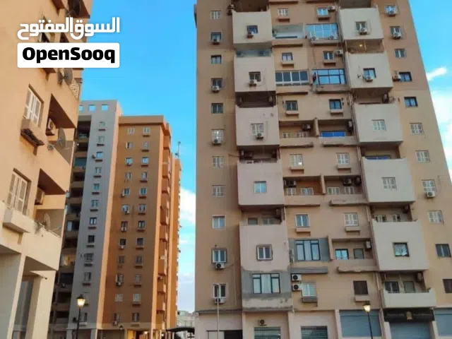 شقه. نظام. ديلكس. لبيع. امام. المعرض. المعري تحتاج صيانه. يوجد نظام شقه 900 الف حجم كبير