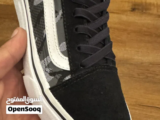 Vans Old Skool Jr. Pattern Camo sneakers in Black and True White