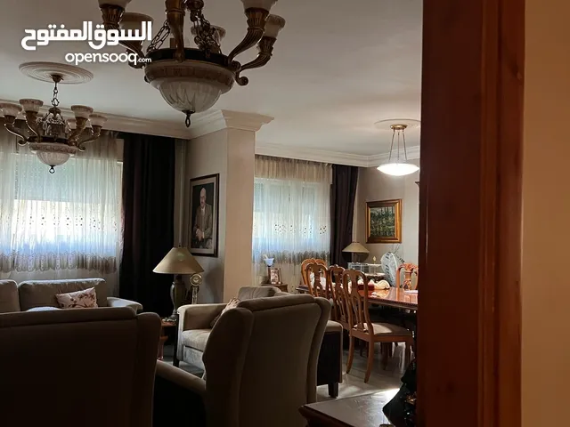 شقه للبيع بموقع مميز جدا بسعر مغرى