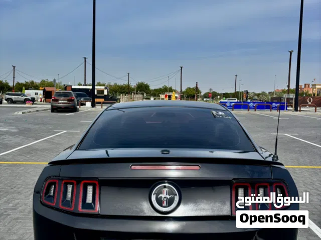 2014 فورد موستانج Standard