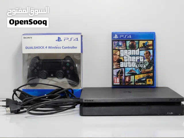 بلايشتيشن 4 سلم للبيع شغال مش مفتوح و فيه 6 العاب اقرأ الوصف مهم