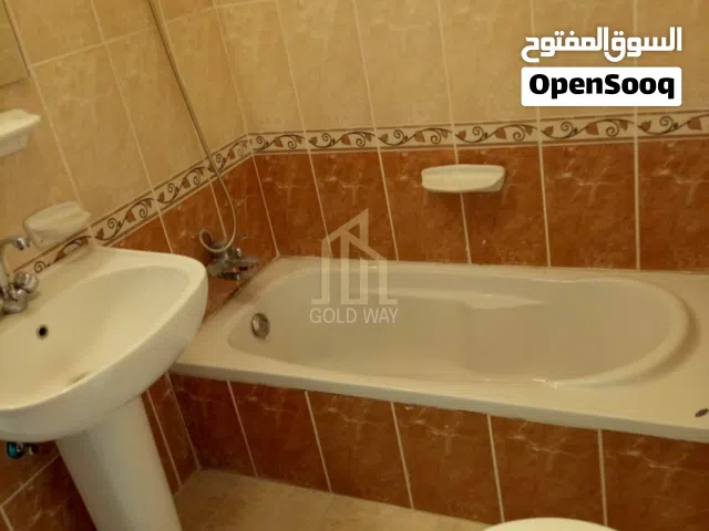 قرب الرادار الملكي شقة طابق أول 150م في تلاع العلي بسعر مميز / ref 1322