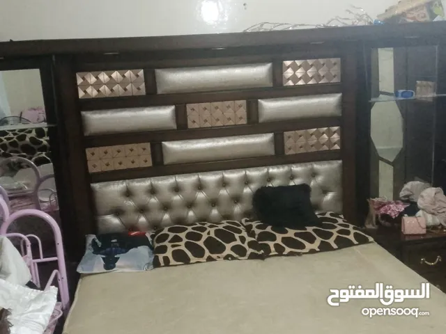 غرفة نوم  عرسان استعمال خفيف شبه جديد