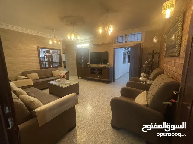 145 m2 3 Bedrooms Apartments for Rent in Tulkarm Al Hay Al Janobi