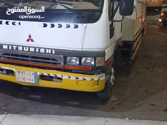 Used Mitsubishi Canter in Al Madinah