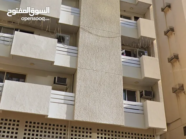 للبيع بنايه شارع رئيسي جمال عبدالناصر الشارقه موقع مميز دخل 11‎%‎ والاجمالي 1،170،000