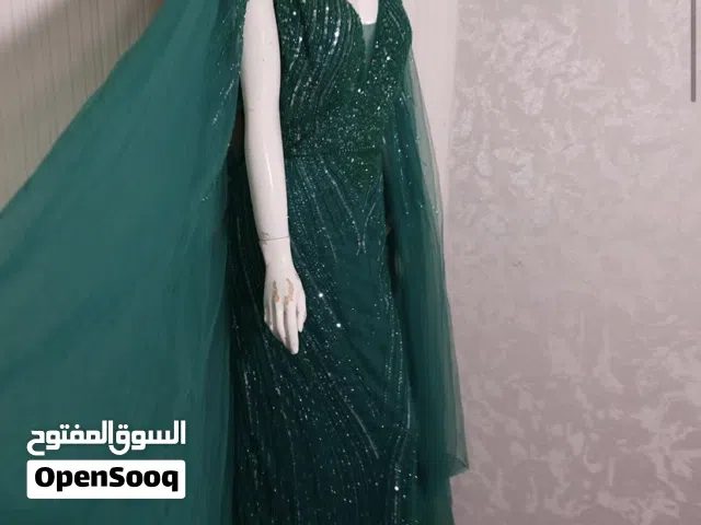 فستان فخم شبه جديد مبلوس مرة واحدة ب30 ريال