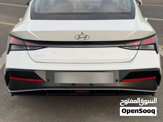 2025 هيونداي النترا GL