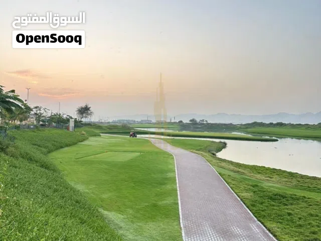 Live luxury between sea & golf in Al Mouj