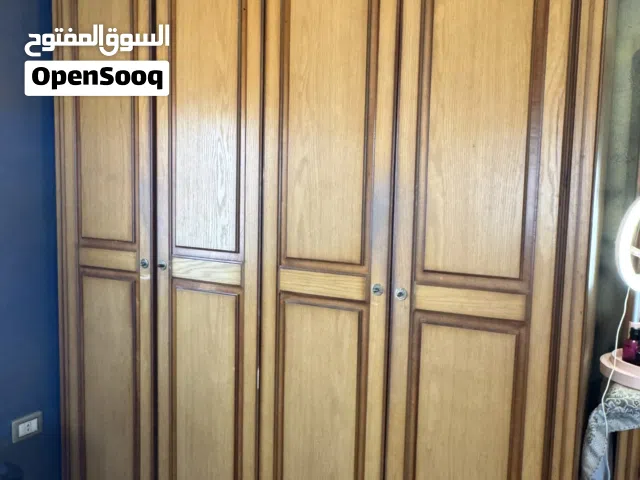 غرفة نوم شبابية للبيع