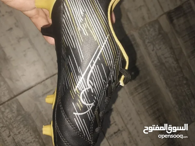 حداء كورة قدم