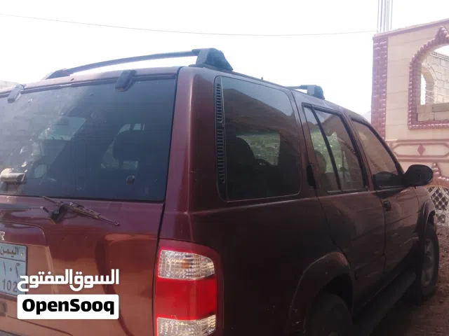 2003 Nissan Pathfinder XE