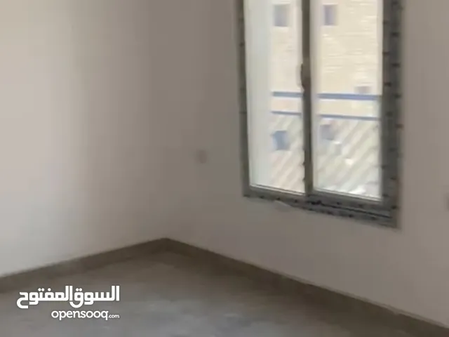 للايجار عماره بميدان حولي جديده اول ساكن