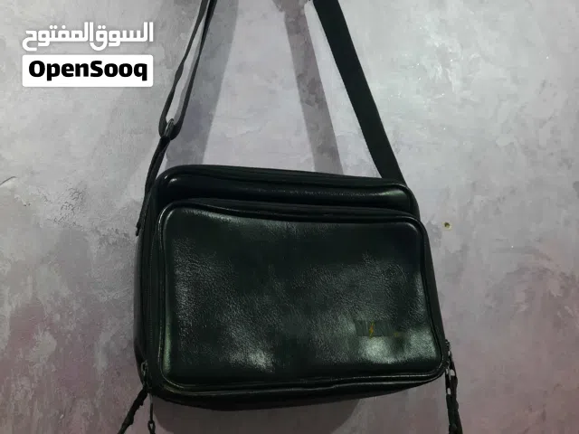 شنطه جلد طبيعي وارد الخارج بحاله ممتازة جدا