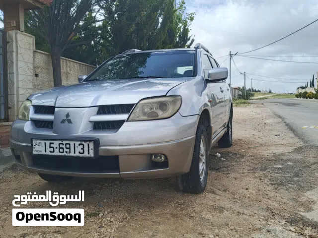 2005, ميتسوبيشي, اوتلاندر, Standard