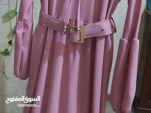 يعطيكم العافية... متوفر عندي فساتين طلعه وعبايات للبيع القطعه على 3