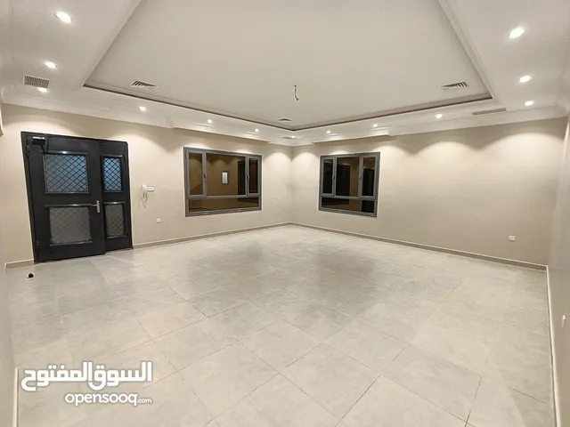 400m2 5 Bedrooms Apartments for Rent in Mubarak Al-Kabeer Abu Ftaira