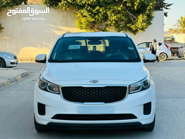 Used Kia Sedona in Tripoli