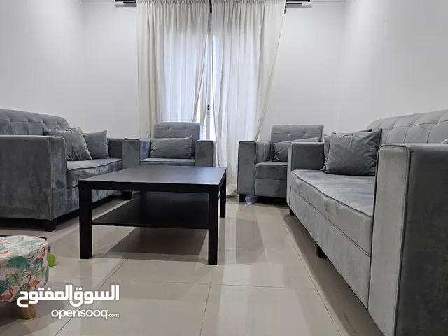 غرفة جلوس صالون بحالة ممتازة 7 seater living room