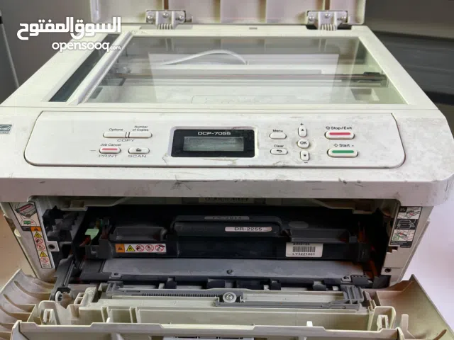للبيع ماكينة طباعة Brother DCP-7055  ماكينة طباعة ليزر أسود وأبيض طباعة + نسخ + سكانر حالتها زينة وت