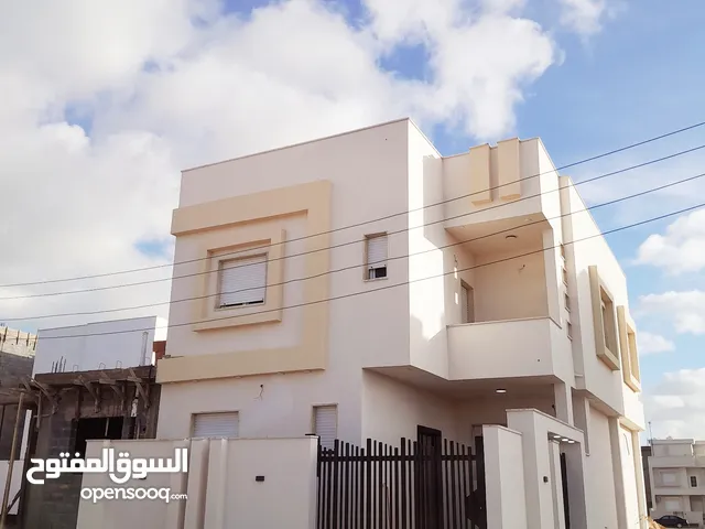 300 m2 5 Bedrooms Townhouse for Sale in Tripoli Janzour