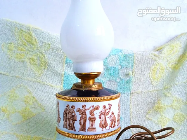 أباجور أنتيك شغال من البورسلين الإيطالي الحر مطلي بماء الذهب