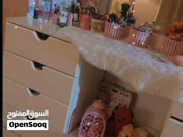 للبيع تسريحه بحاله جيده خشب زان