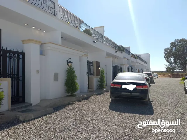 160 m2 3 Bedrooms Townhouse for Sale in Tripoli Ain Zara