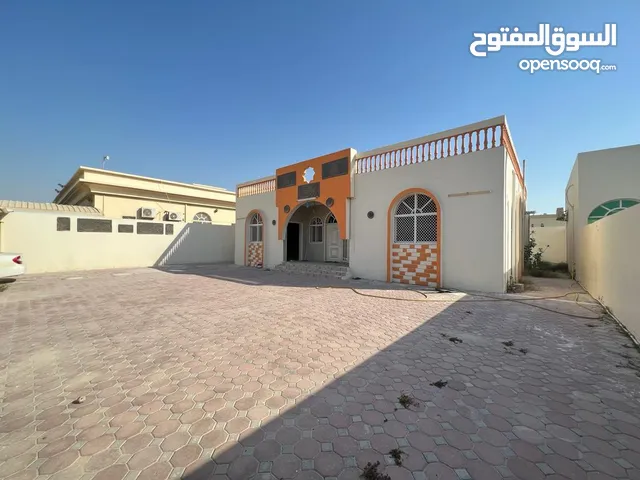 999ft 4 Bedrooms Villa for Rent in Sharjah Al Azra