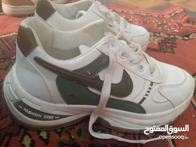 حذاء نسائي 2025 للبيع