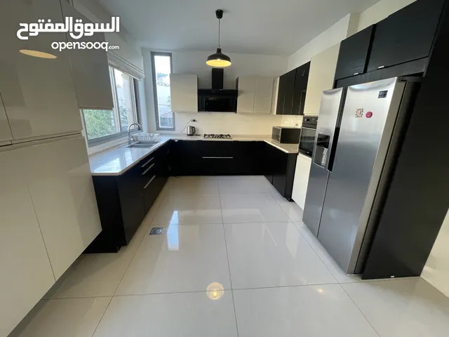 150 m2 3 Bedrooms Apartments for Rent in Amman Abdoun