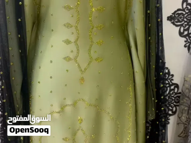 لبسه تبرق وترعد مع شال