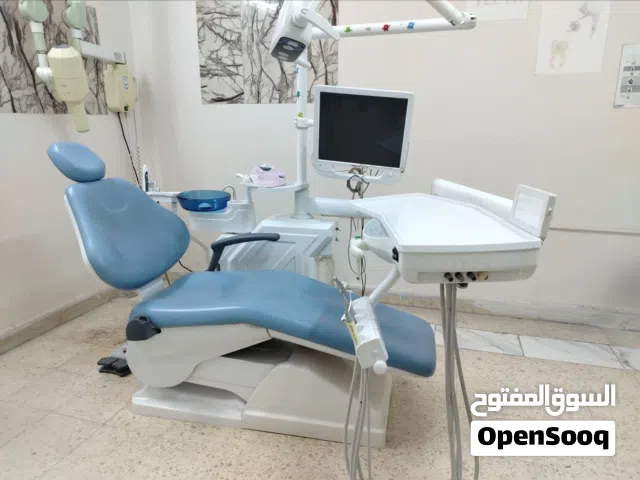 كرسي أسنان OSAKA DENT بحالة ممتازة للبيع