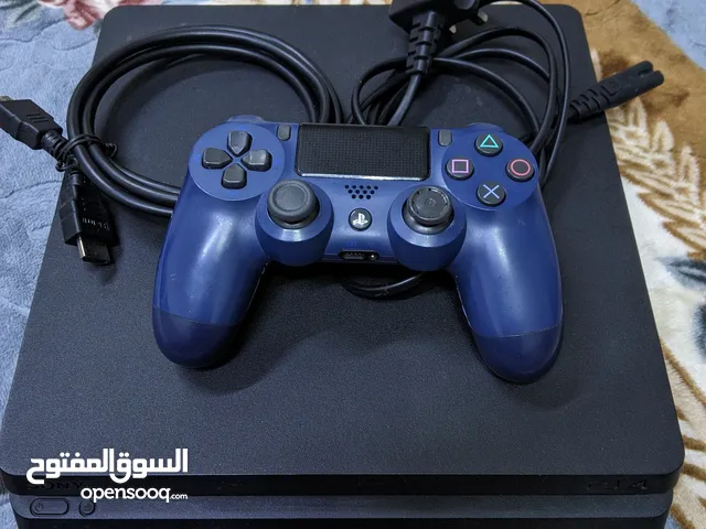 بلايستيشن 4سليم (872غيغابايت) مع حساب فيه لعبة فيفا25