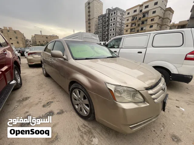 للبيع: تويوتا أفالون 2007 فضي - نظيفة جداً