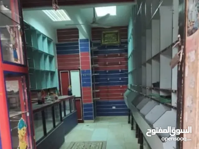 محل مرخص للبيع بالسيوف قرب الشهر العقاري