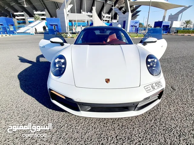 Coupe Porsche in Kuwait City