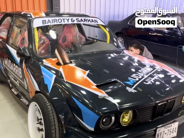 Bmw معدلة بالكامل E30 drift