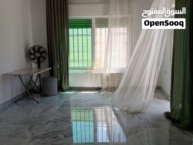 عقار مميز في موقع مميز شقة طابق ثالث 175م مجدده بالكامل في أرقى مناطق الدوار السابع / ref 9771